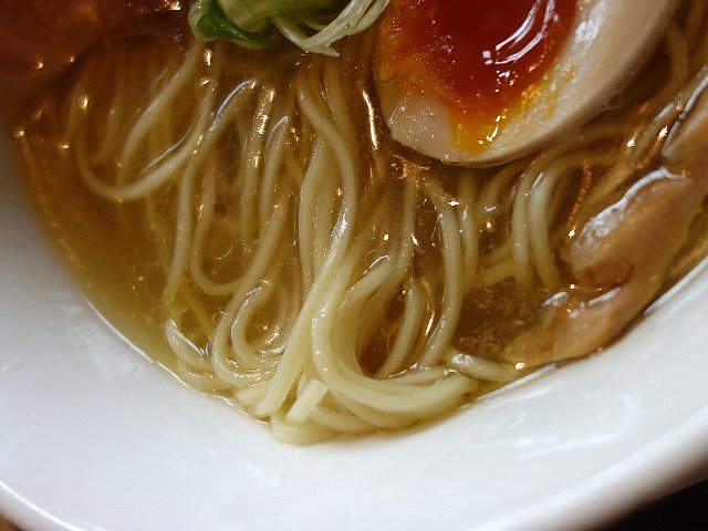 2106a060.jpg